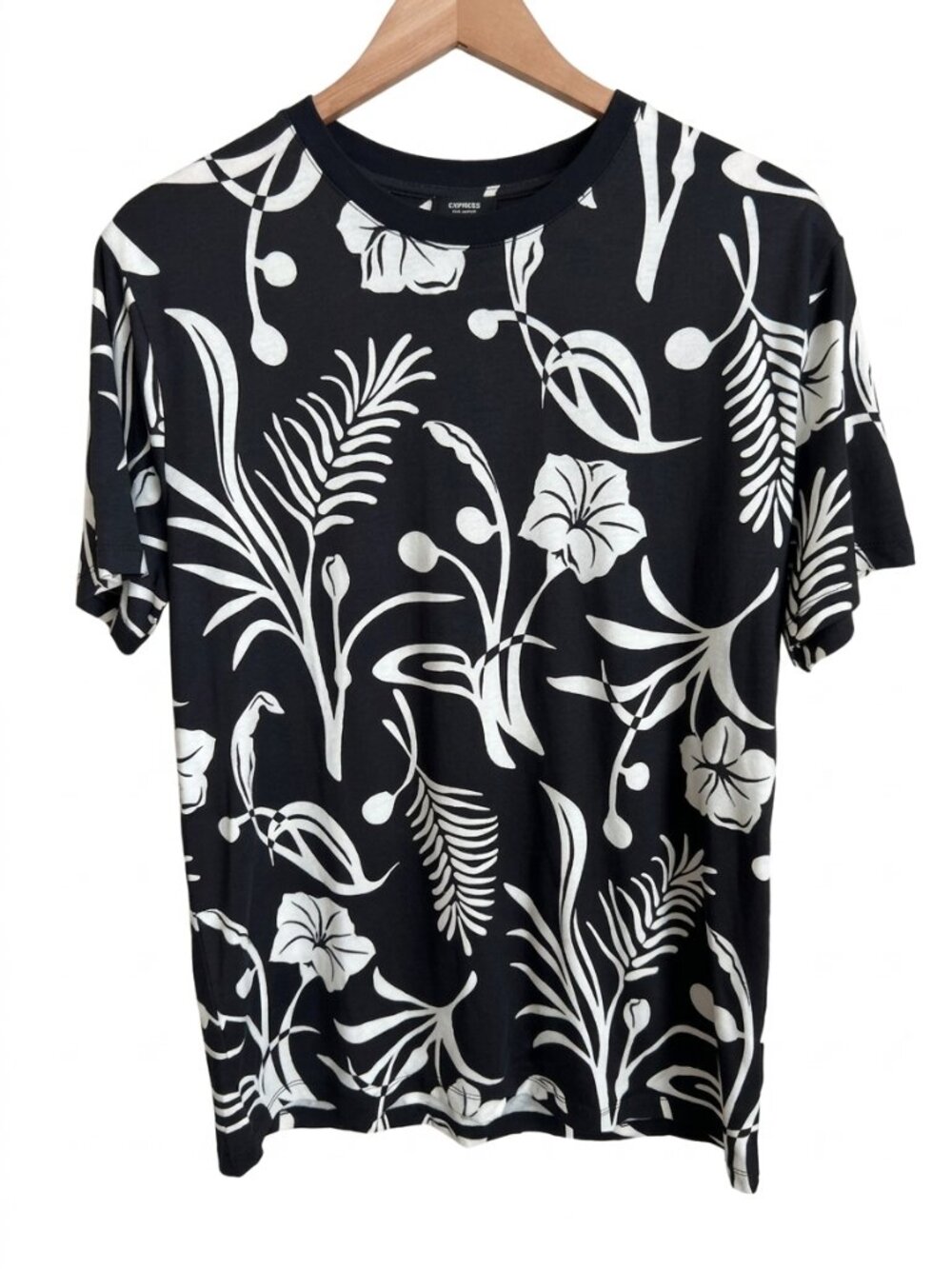 Express Pima Cotton Floral T-Shirt Men's Medium Black White Tropical Crew Neck